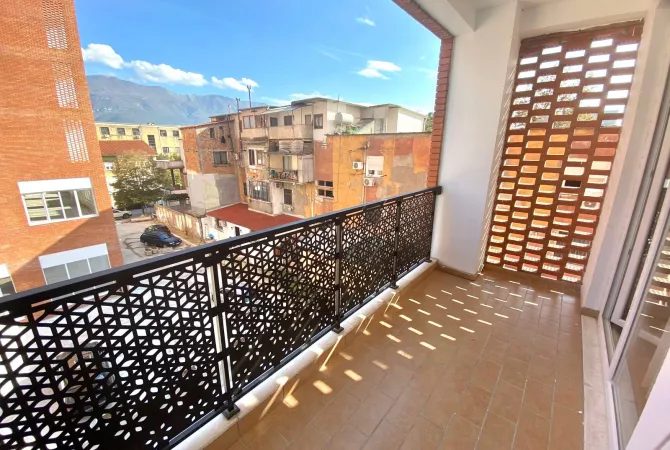 Shtepi me qera 2+1 ne Tirane - 650 Euro