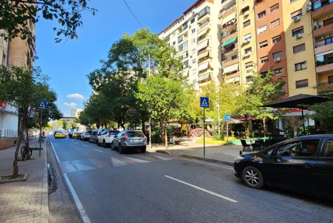 Ambient biznesi me qera 1+1 ne Tirane - 900 Euro
