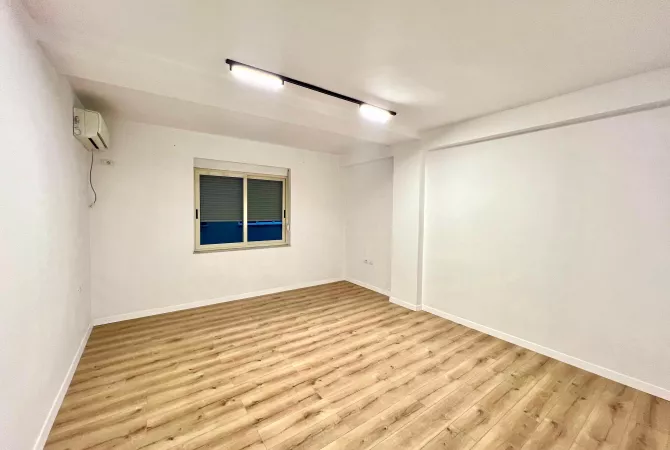 Business Property for Rent 3+1 in Tirana - 900 Euro