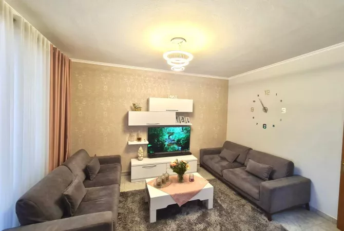 Shtepi me qera 1+1 ne Tirane - 55,000 Leke