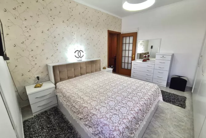 Shtepi me qera 1+1 ne Tirane - 55,000 Leke