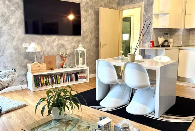 Shtepi me qera 2+1 ne Tirane - 590 Euro