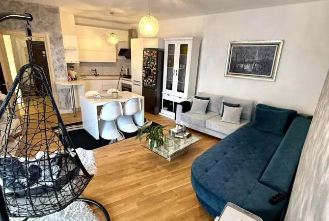 Shtepi me qera 2+1 ne Tirane - 590 Euro