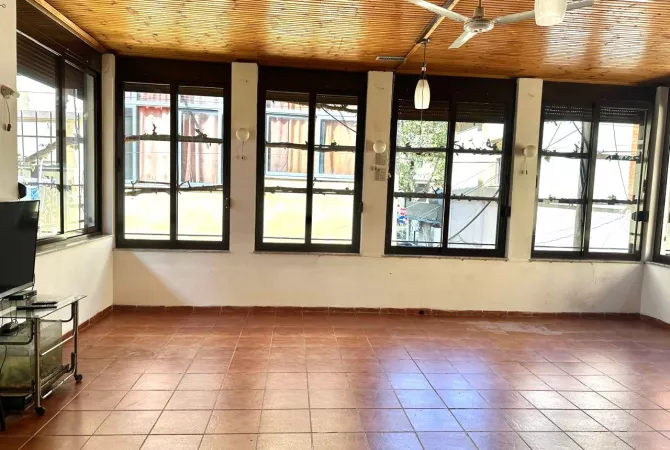 Ambient biznesi me qera 1+1 ne Tirane - 570 Euro