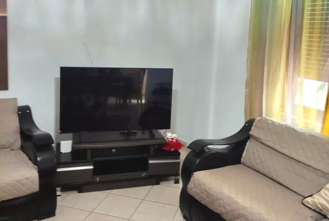 Shtepi me qera 2+1 ne Tirane - 65,000 Leke