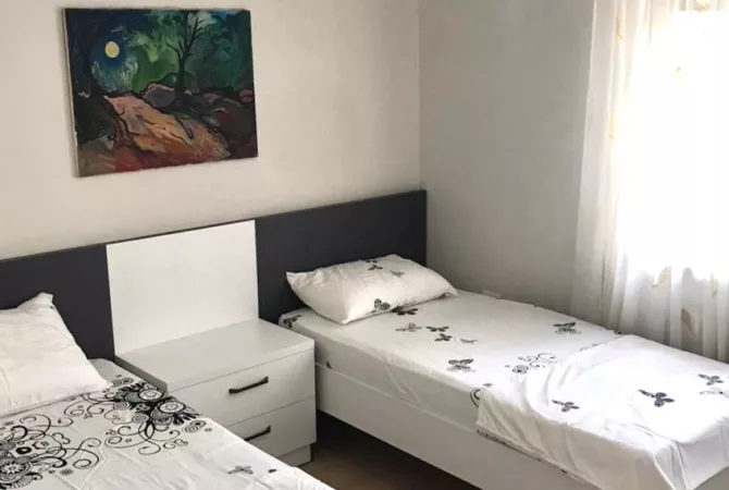 Shtepi me qera 3+1 ne Tirane - 1,100 Euro
