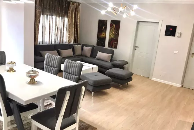 Shtepi me qera 3+1 ne Tirane - 1,100 Euro