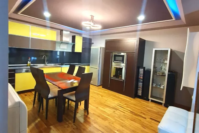 Shtepi me qera 1+1 ne Tirane - 50,000 Leke