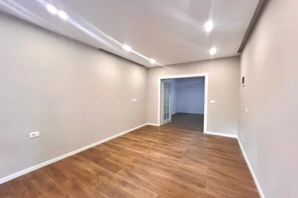 Business Property for Rent 1+1 in Tirana - 65,000 Leke