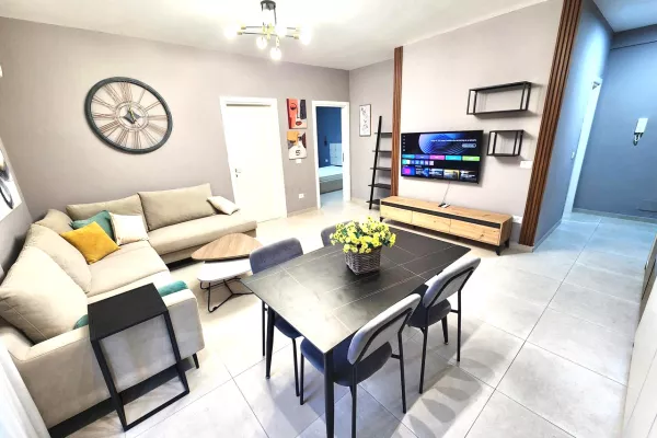 Shtepi me qera 2+1 ne Tirane - 1,000 Euro