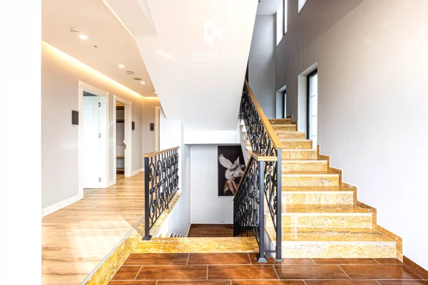 🏨 Hotel Modern Ne Shitje - Korce, Rr. e Vilave | me Pamje mbi gjithe Korcen | 1,500,000 Euro🔥