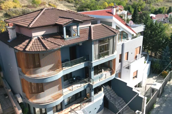 Business Property in Sale 5+1 in Korca - 1,500,000 Euro