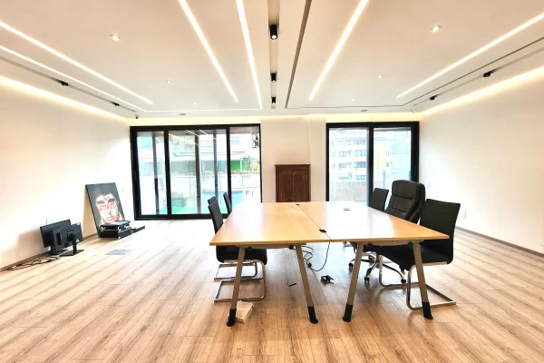 Elite OPEN SPACE Office (110m2) 📍 BLLOK - Credins - Totalisht i Rinovuar & me Super Pamje || 950Euro/Muaj Neto