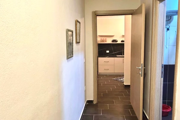 Shtepi me qera 2+1 ne Tirane - 450 Euro