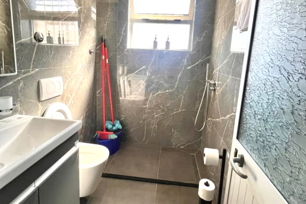 Shtepi me qera 2+1 ne Tirane - 55,000 Leke