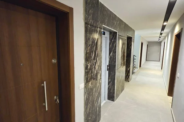 Business Property for Rent 3+1 in Tirana - 550 Euro