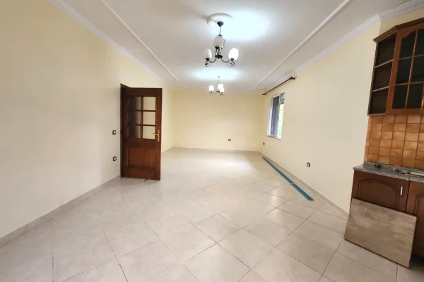Shtepi me qera 2+1 ne Tirane - 415 Euro