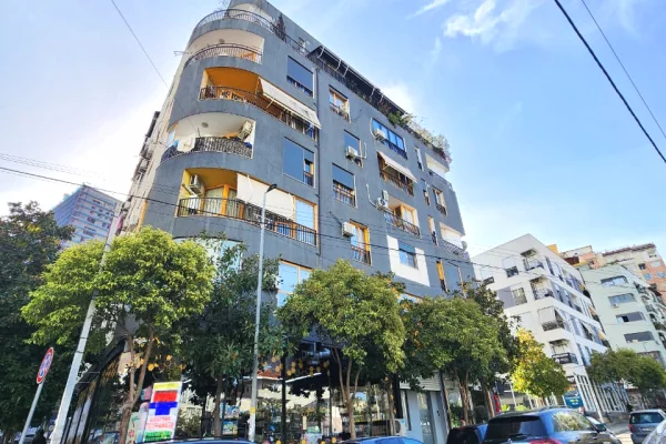 Business Property for Rent 3+1 in Tirana - 820 Euro
