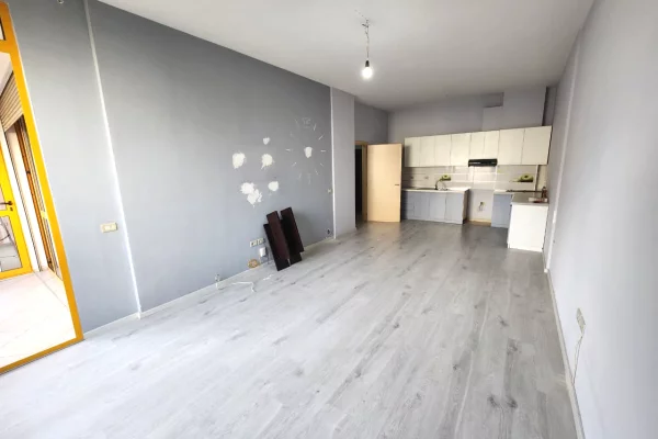 Business Property for Rent 3+1 in Tirana - 820 Euro