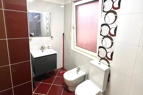 Shtepi me qera 1+1 ne Tirane - 520 Euro