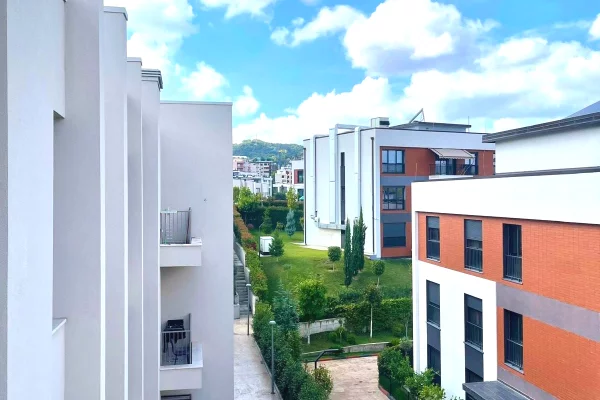 Shtepi me qera Apartament ne Tirane, 1+1, Mobilimi E mobiluar, Pagesa 1,300  Euro.