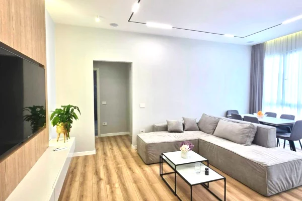 Shtepi me qera 1+1 ne Tirane - 1,300 Euro