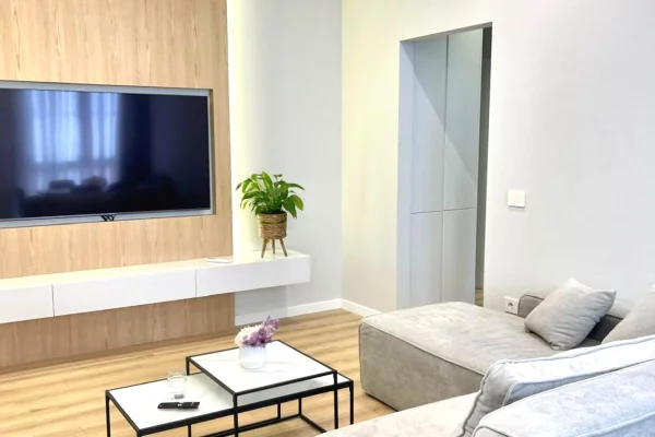 Shtepi me qera 1+1 ne Tirane - 1,300 Euro