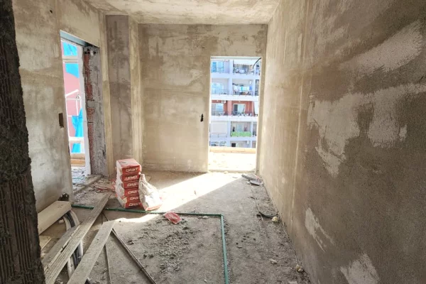 Shtepi ne shitje Apartament ne Tirane, 2+1, Mobilimi Bosh, pa mobiluar, Pagesa 190,000  Euro.