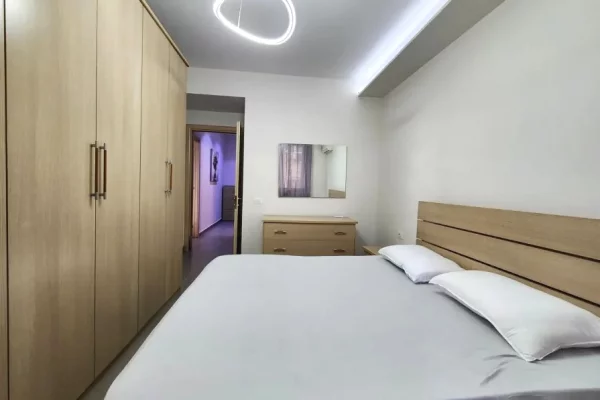 Shtepi me qera 1+1 ne Tirane - 450 Euro