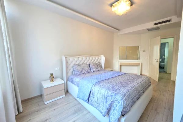 Shtepi me qera 2+1 ne Tirane - 1,300 Euro