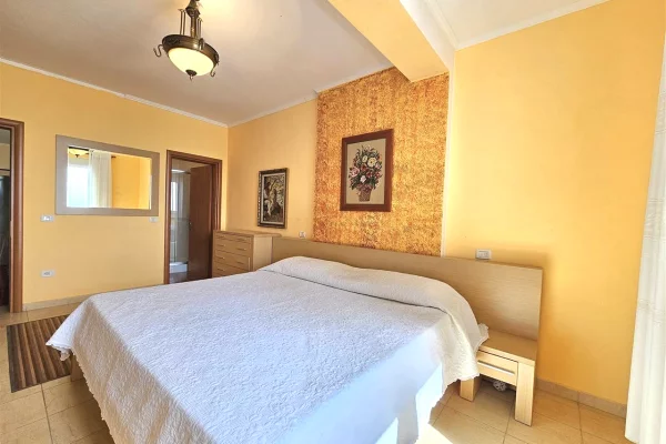 Shtepi me qera Apartament ne Durres, 2+1, Mobilimi E mobiluar, Pagesa 570  Euro.