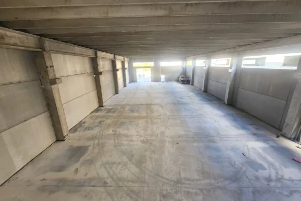 Ambient biznesi me qera 4+1 ne Tirane - 5,600 Euro