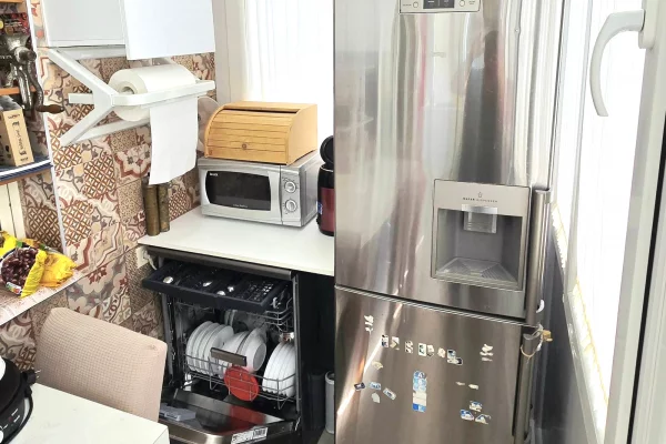 Shtepi me qera Apartament ne Tirane, 3+1, Mobilimi E mobiluar, Pagesa 1,000  Euro.