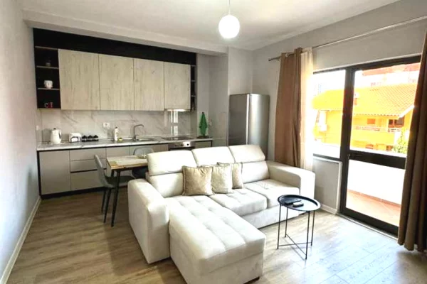 Shtepi me qera 2+1 ne Tirane - 600 Euro