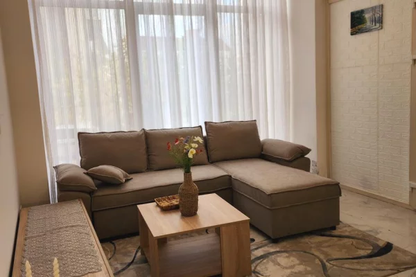 Shtepi me qera 1+1 ne Tirane - 35,000 Leke