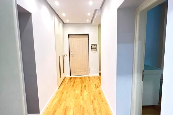 Shtepi me qera Apartament ne Tirane, 2+1, Mobilimi E mobiluar, Pagesa 1,200  Euro.