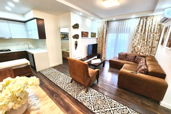 Shtepi me qera 2+1 ne Tirane - 980 Euro