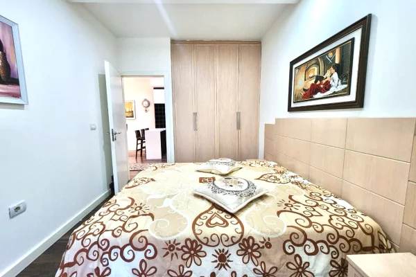 Shtepi me qera 2+1 ne Tirane - 980 Euro