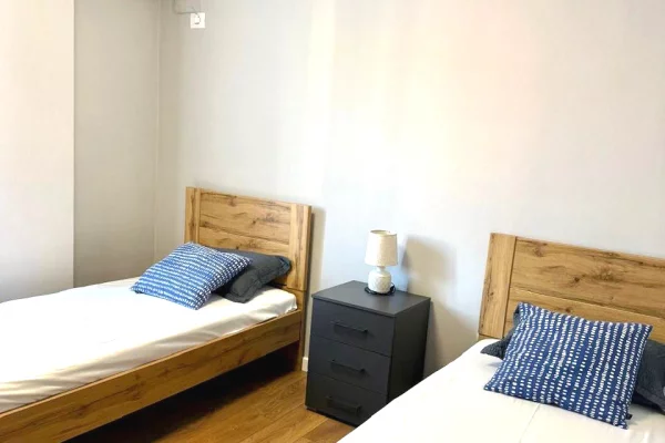 Shtepi me qera Apartament ne Tirane, 2+1, Mobilimi E mobiluar, Pagesa 700  Euro.