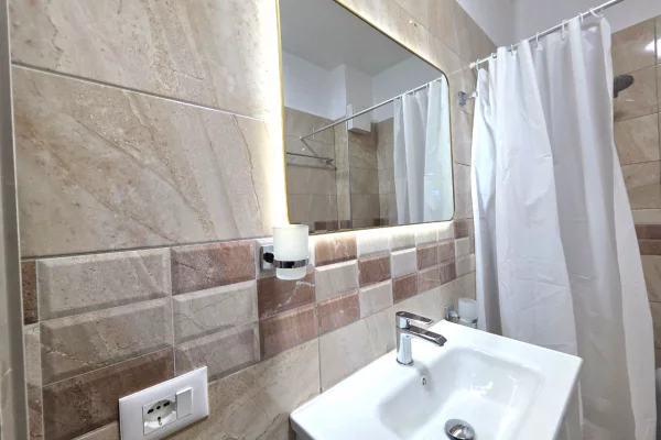 Shtepi me qera Apartament ne Tirane, 1+1, Mobilimi E mobiluar, Pagesa 54,000  Euro.