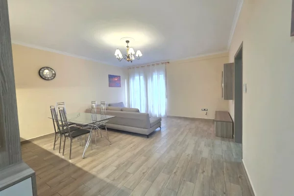 Shtepi me qera Apartament ne Tirane, 1+1, Mobilimi E mobiluar, Pagesa 54,000  Euro.