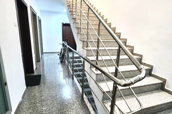 Shtepi me qera 2+1 ne Tirane - 79,500 Leke