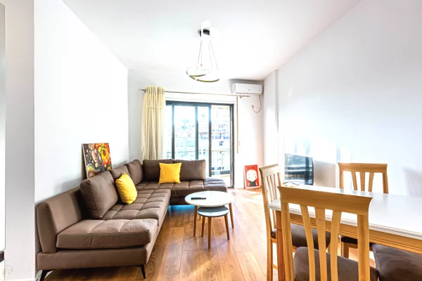 Shtepi me qera 2+1 ne Tirane - 780 Euro