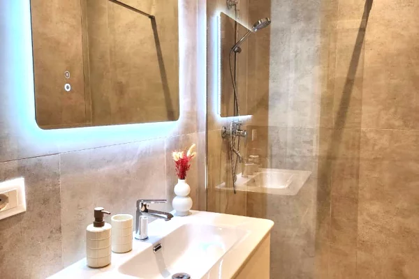 Shtepi me qera Apartament ne Tirane, 2+1, Mobilimi E mobiluar, Pagesa 1,500  Euro.