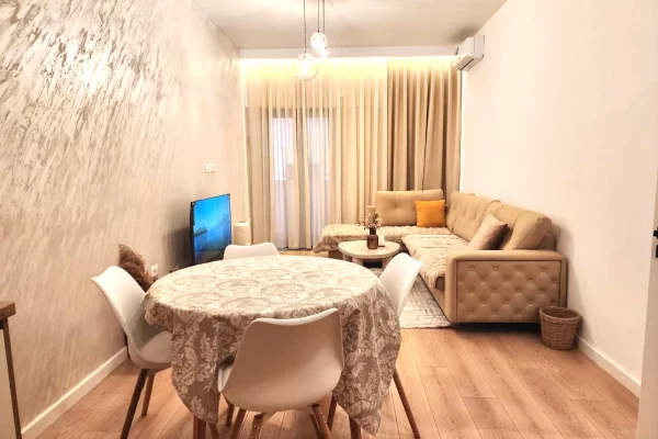 Shtepi me qera Apartament ne Tirane, 2+1, Mobilimi E mobiluar, Pagesa 1,500  Euro.