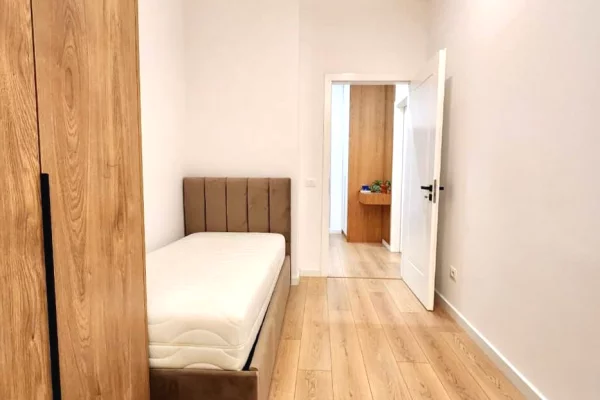 Shtepi me qera Apartament ne Tirane, 2+1, Mobilimi E mobiluar, Pagesa 1,500  Euro.