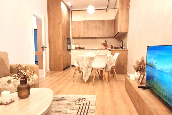 Shtepi me qera 2+1 ne Tirane - 1,500 Euro