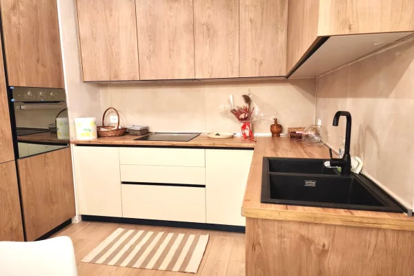 Shtepi me qera Apartament ne Tirane, 2+1, Mobilimi E mobiluar, Pagesa 1,500  Euro.