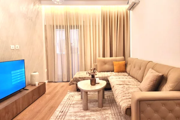 Shtepi me qera Apartament ne Tirane, 2+1, Mobilimi E mobiluar, Pagesa 1,500  Euro.