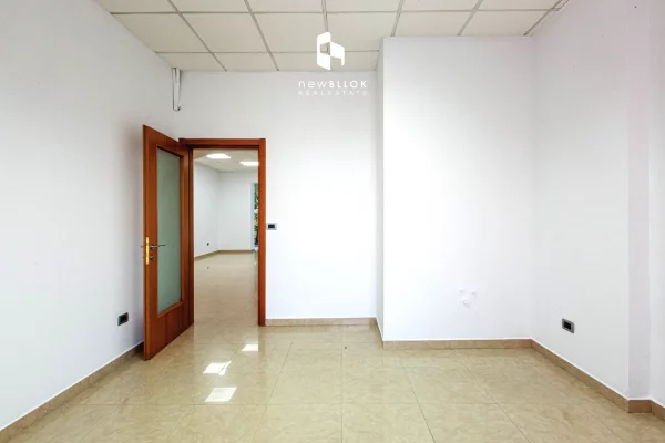 🔥Me Qera: Zyre 100 m2 | Tribeca, (📍Blloku Rr. Vaso Pasha) || 900 Euro/Muaj || Lokacion Premium